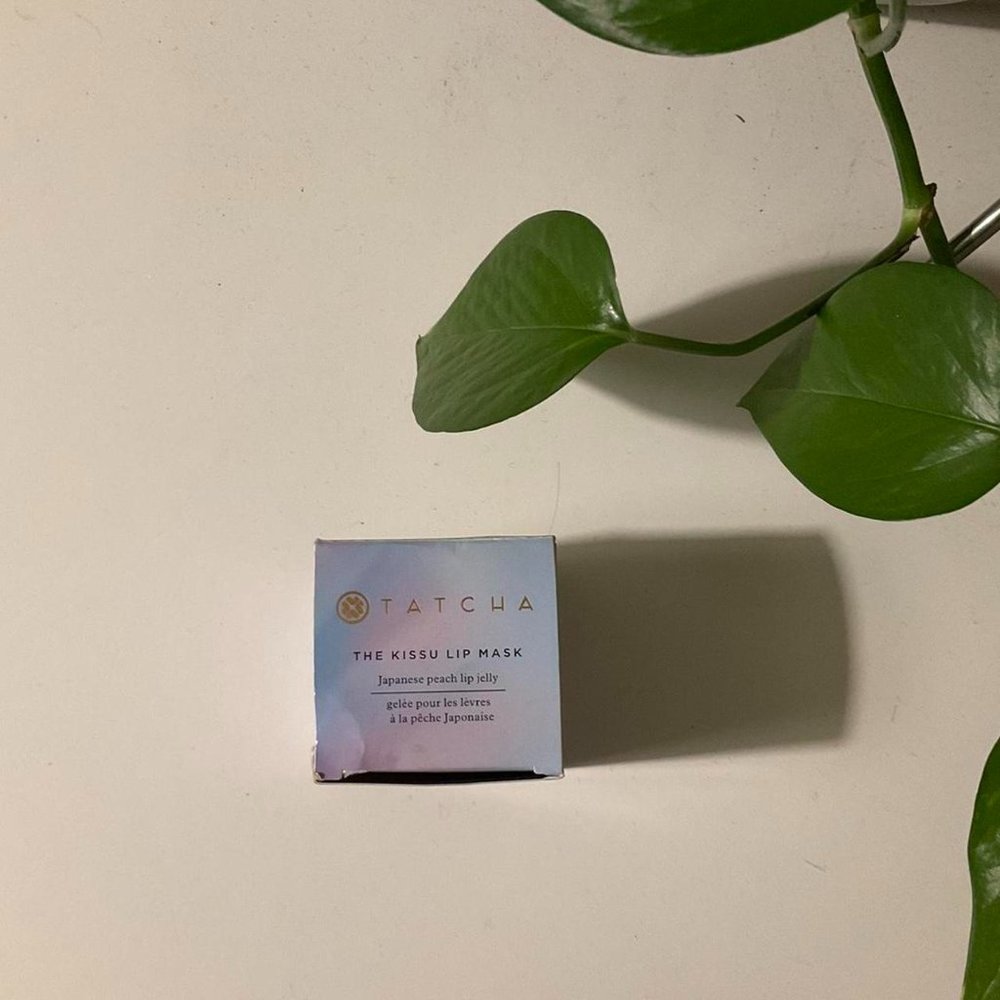 tatcha kissu lip mask in original peach jelly